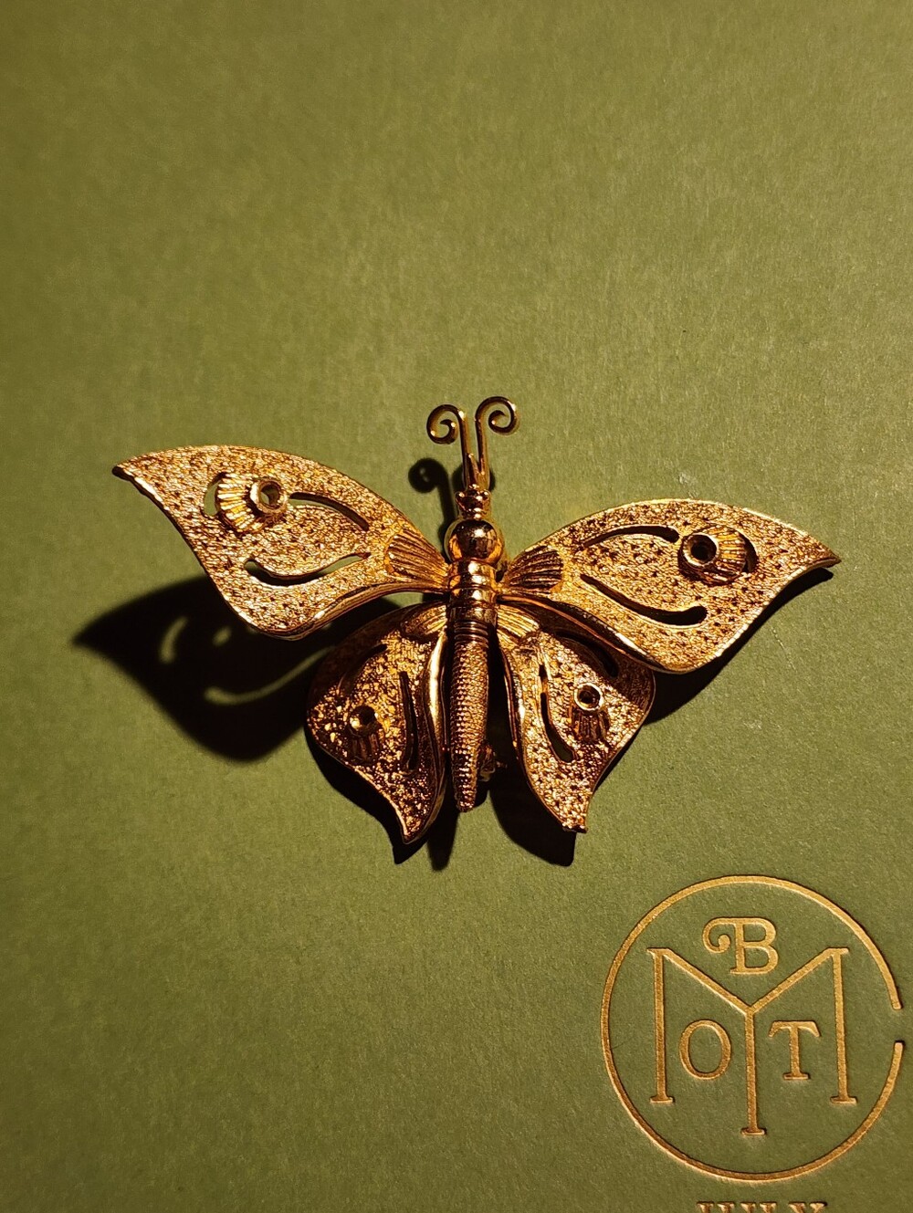 Vintage Inspired Gold Tone Butterfly Brooch Pin Textured Filigree Movable Wings